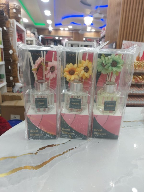 Reed Diffuser (Jasmine, Freesia, Vanilla) FB40259